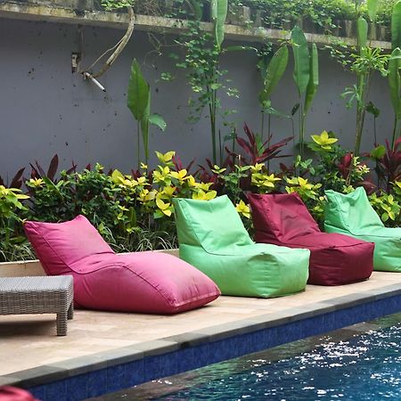 Summer Of Surf Hostel Uluwatu Ungasan Esterno foto