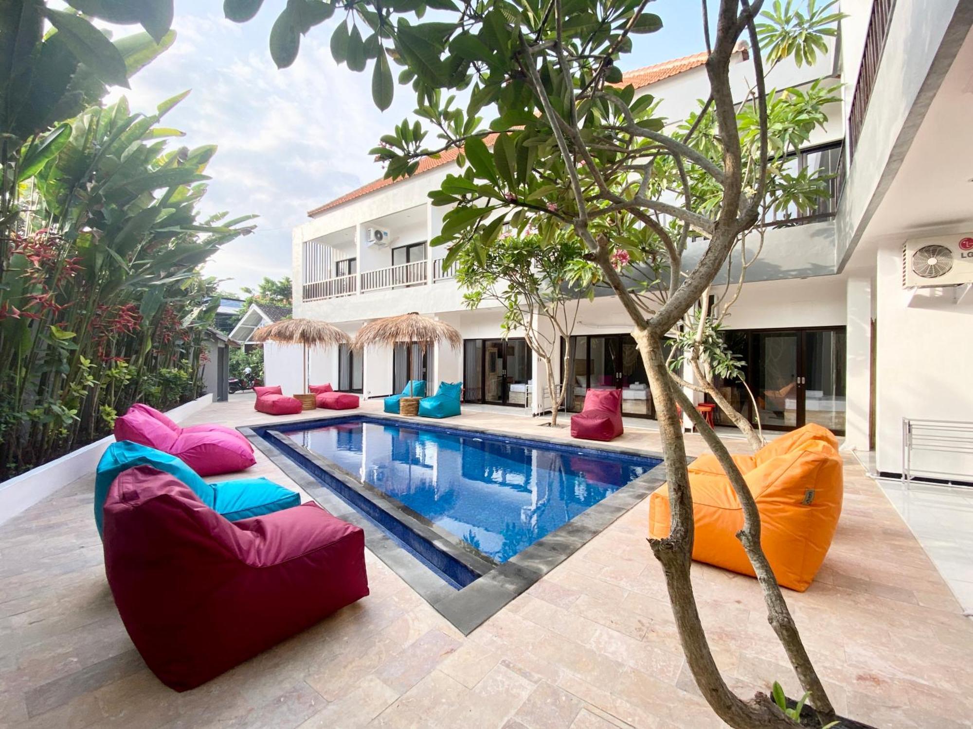 Summer Of Surf Hostel Uluwatu Ungasan Esterno foto