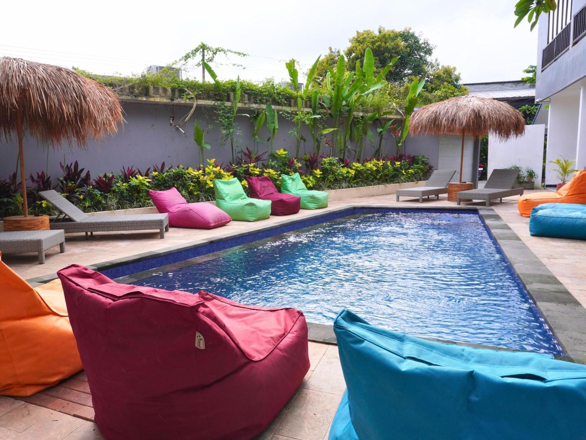 Summer Of Surf Hostel Uluwatu Ungasan Esterno foto
