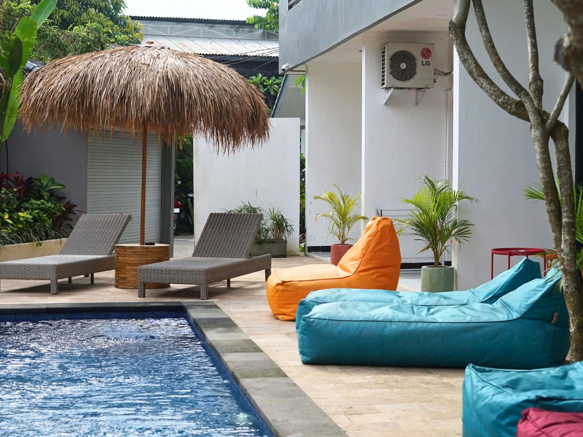 Summer Of Surf Hostel Uluwatu Ungasan Esterno foto