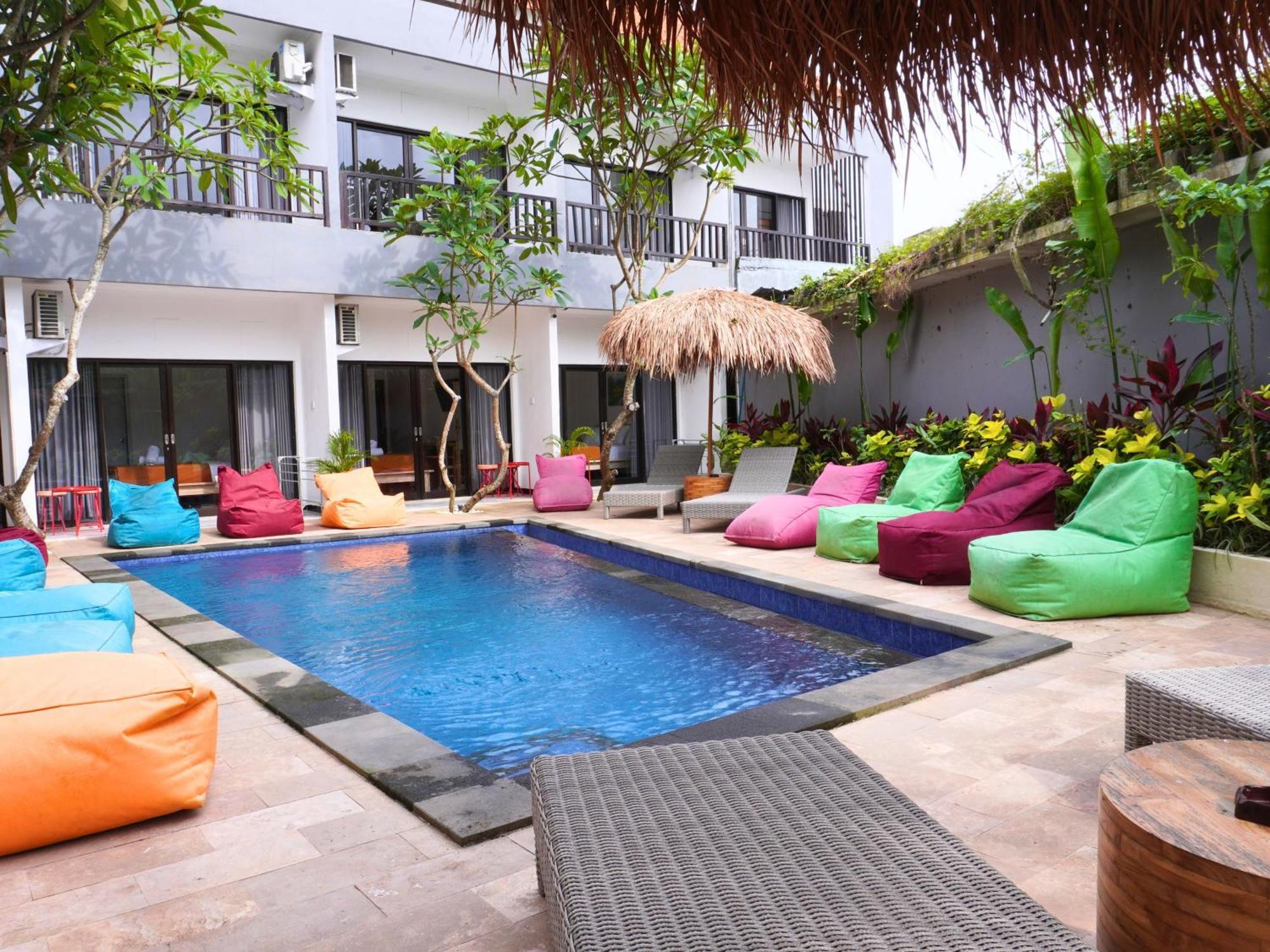Summer Of Surf Hostel Uluwatu Ungasan Esterno foto